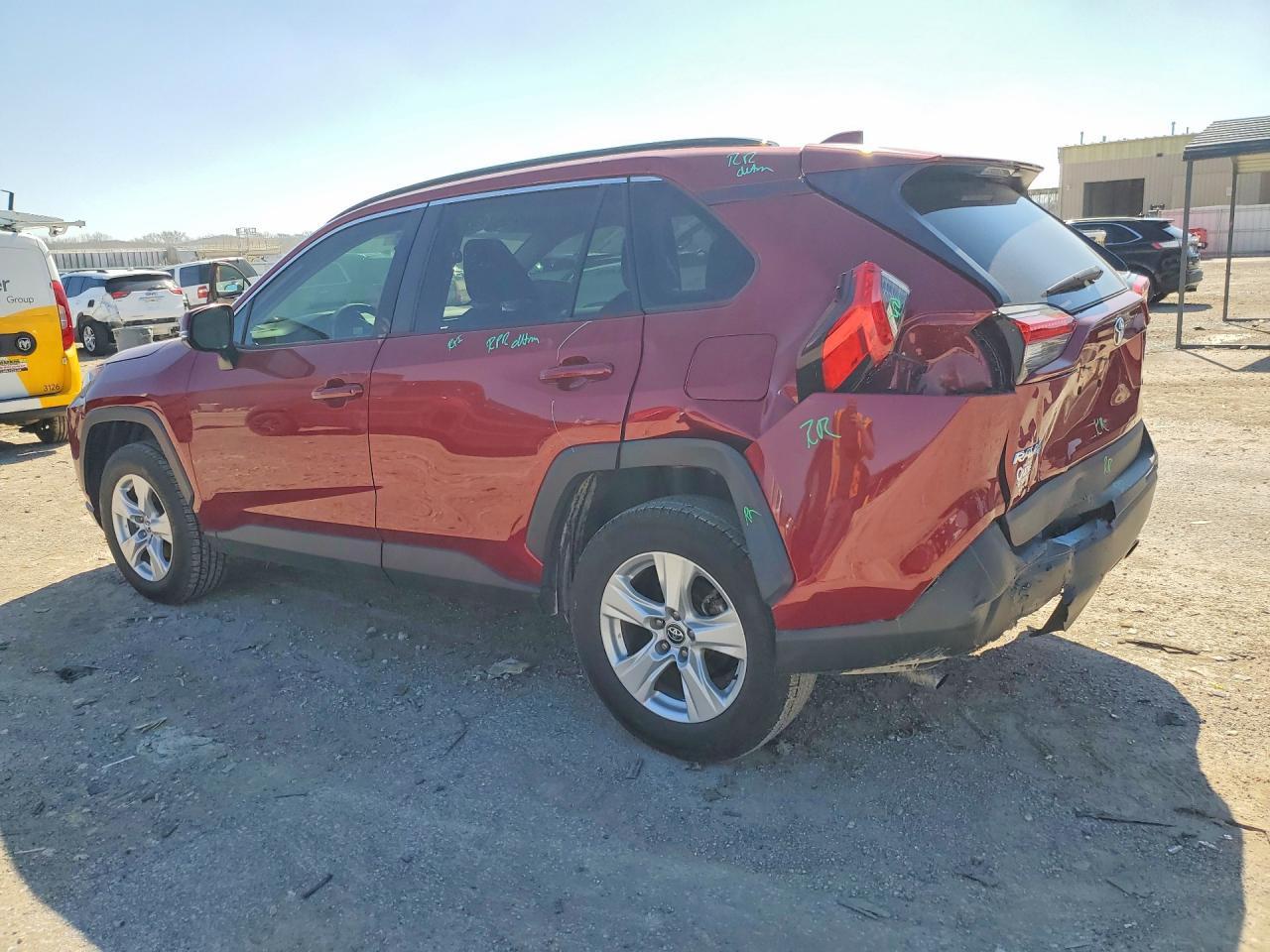 2020 Toyota Rav4 Xle - zdjęcie 2