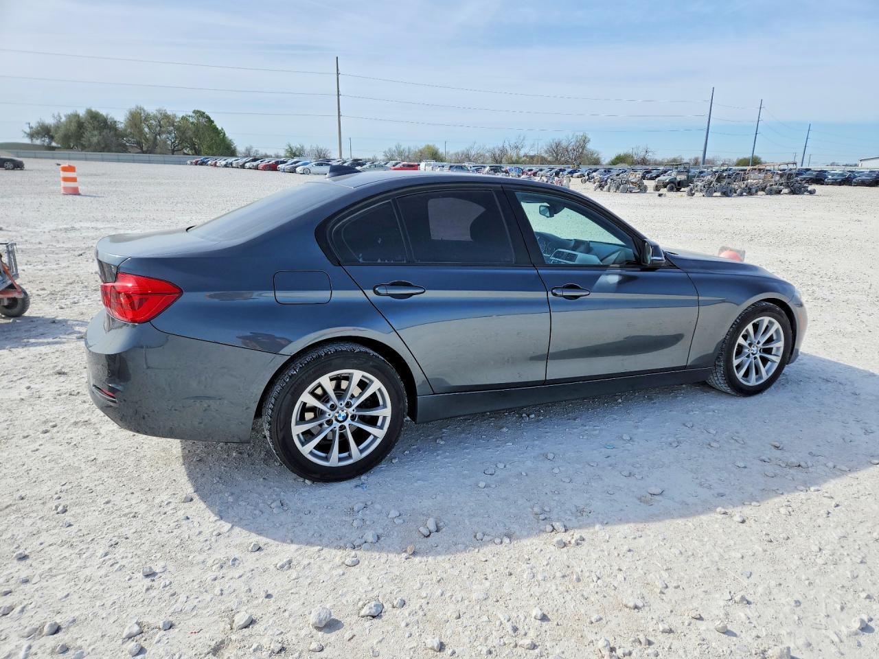 2016 BMW 320 I - zdjęcie 3