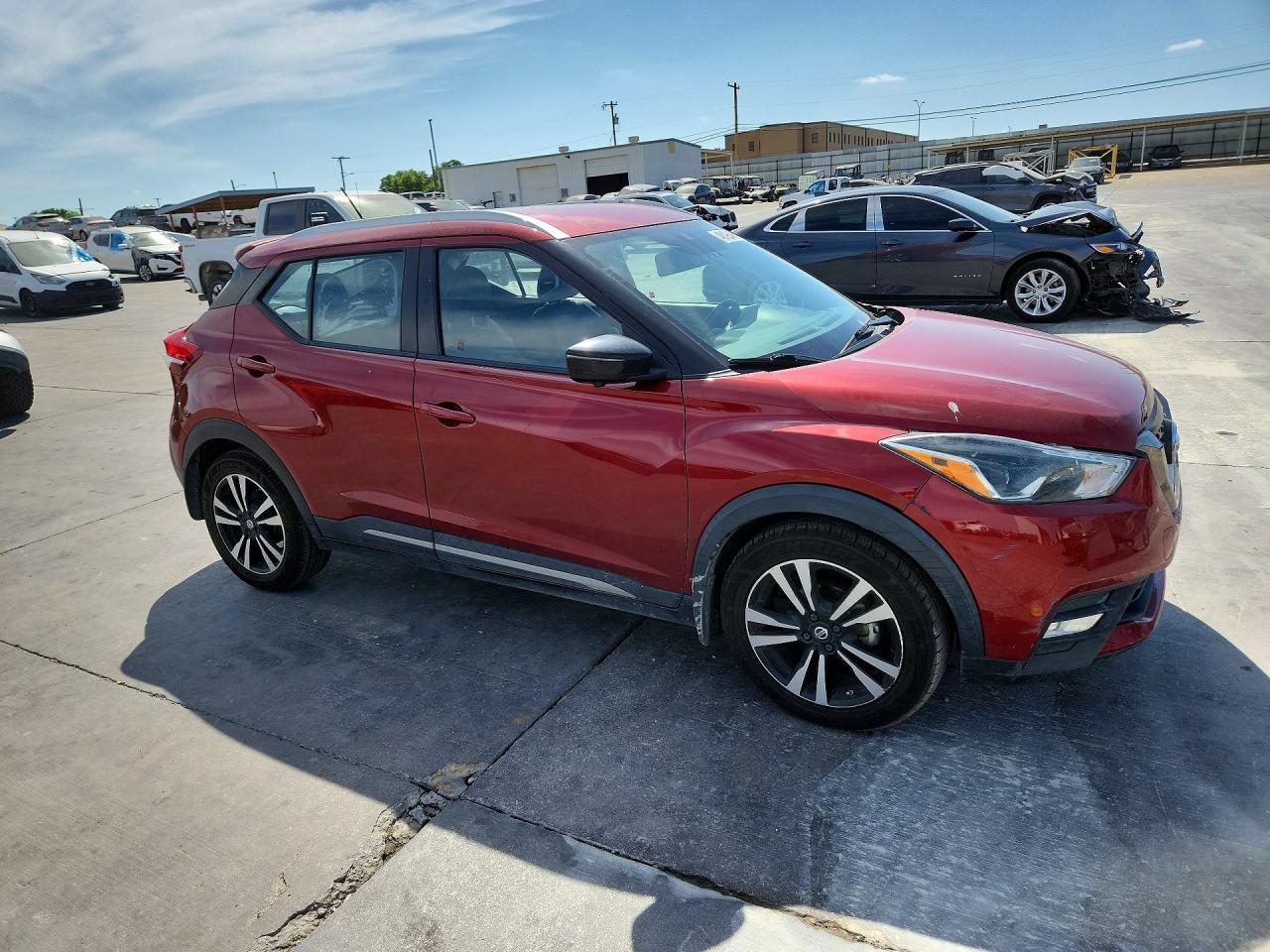 2020 Nissan Kicks Sr - zdjęcie 4