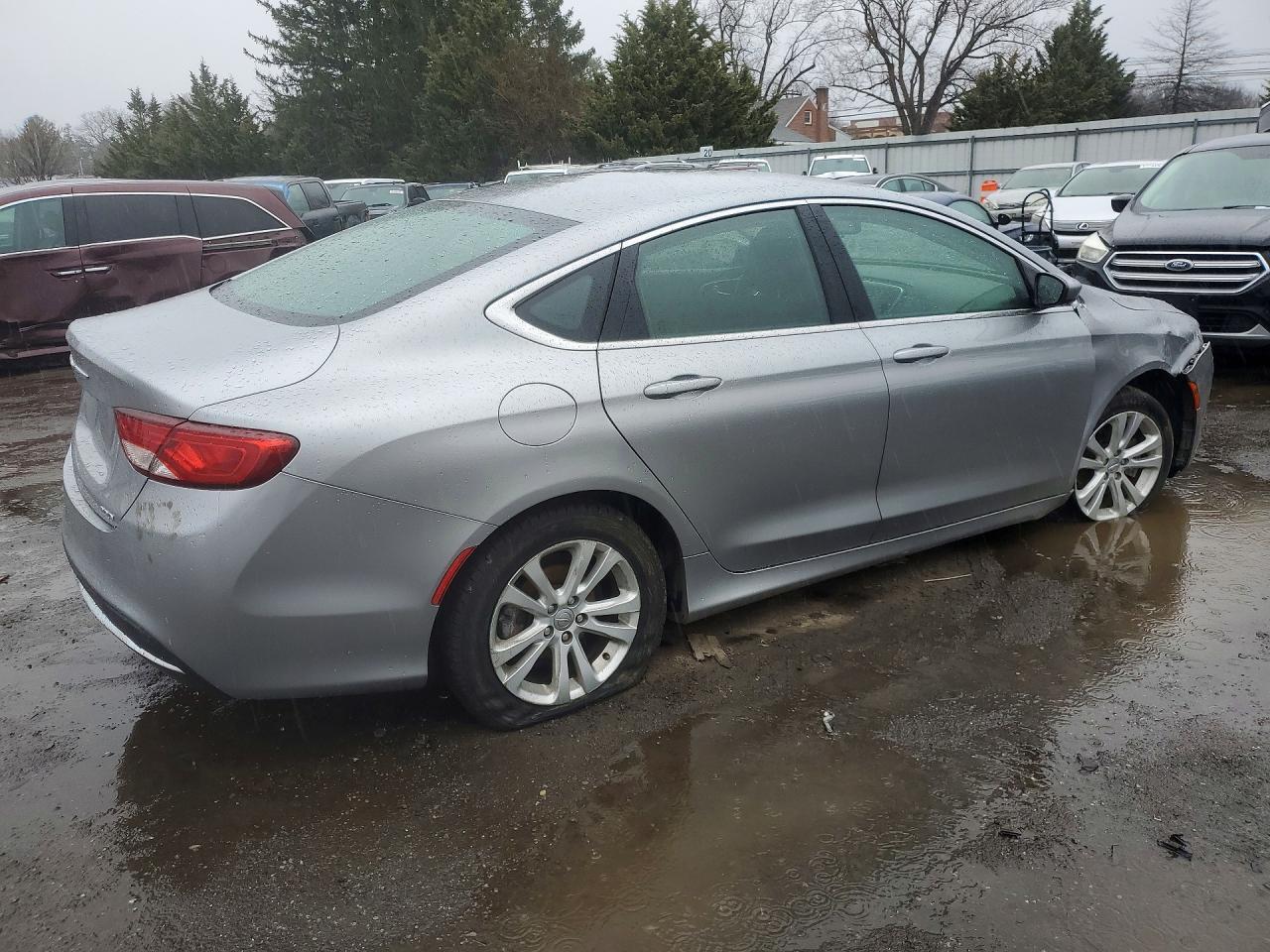 2015 Chrysler 200 Limited - zdjęcie 3
