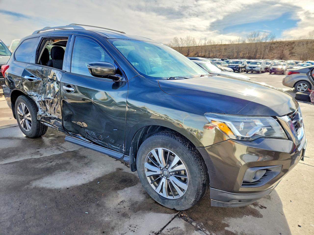 2017 Nissan Pathfinder S - zdjęcie 4