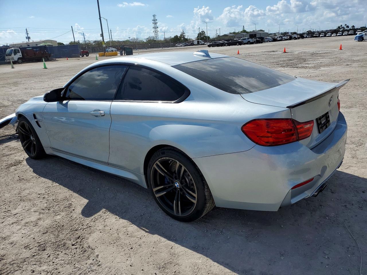 2016 BMW M4 - zdjęcie 2
