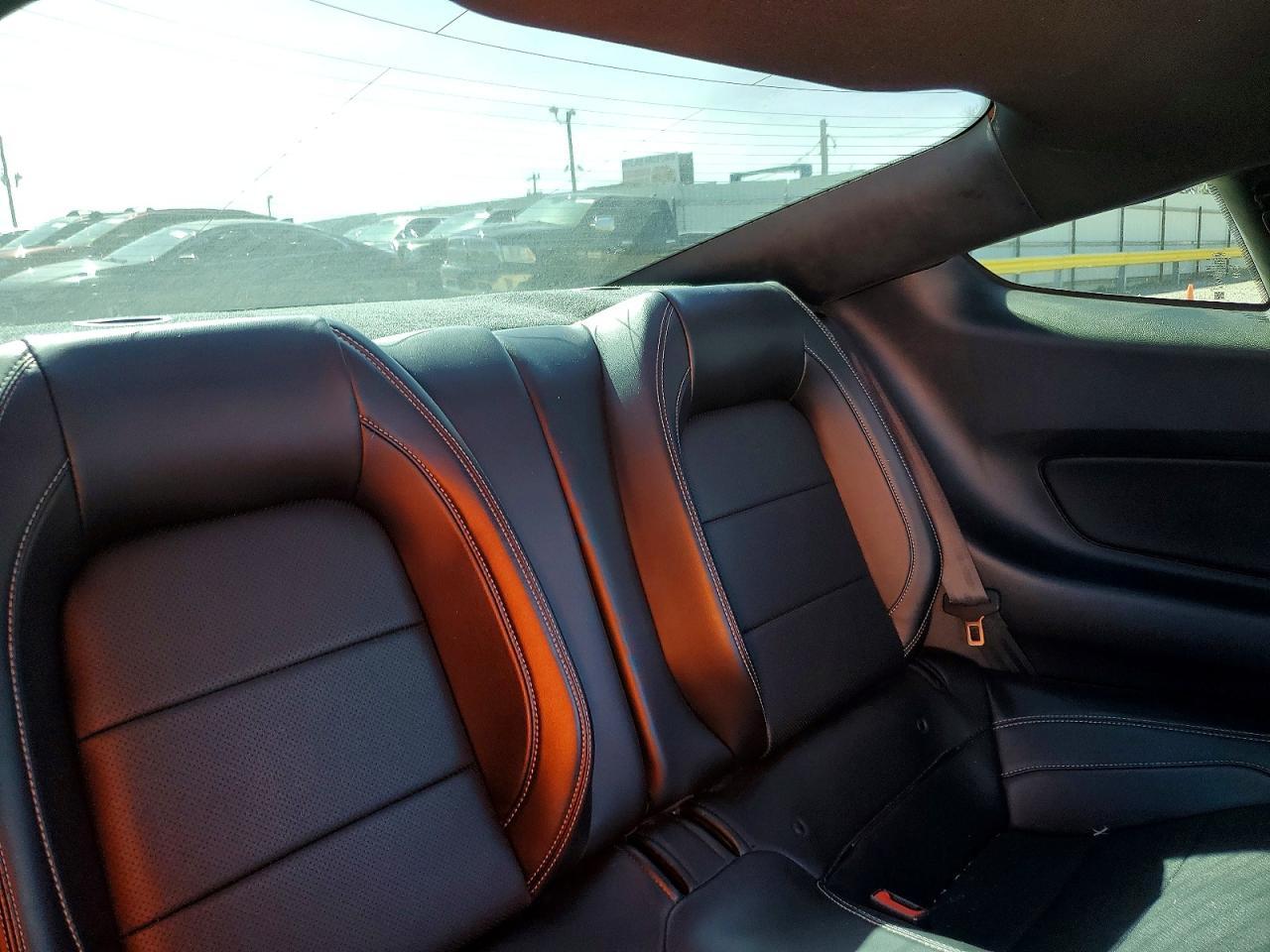 2020 Ford Mustang - zdjęcie 10