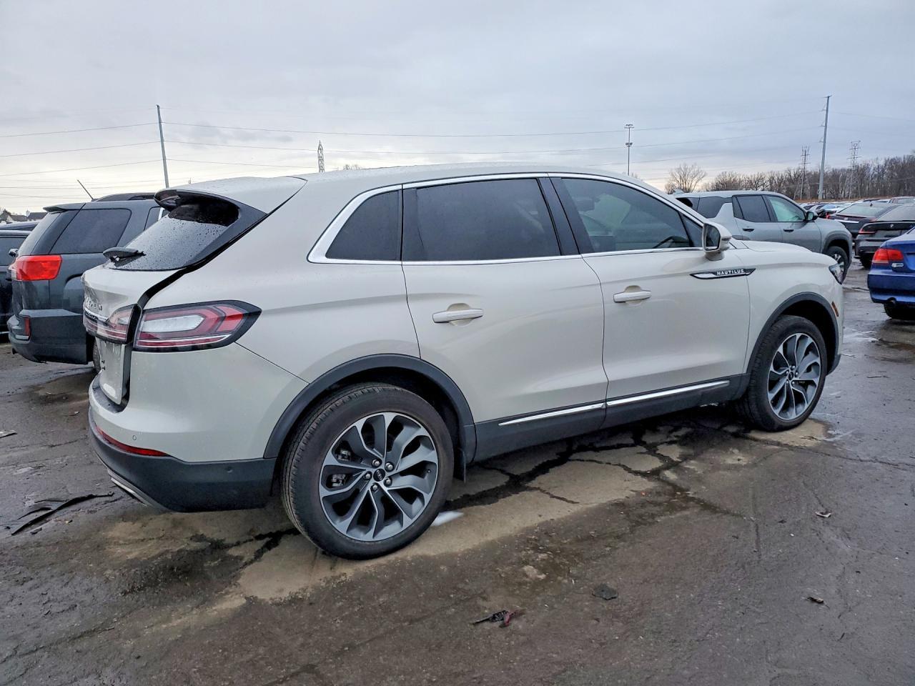 2023 Lincoln Nautilus Reserve - zdjęcie 3