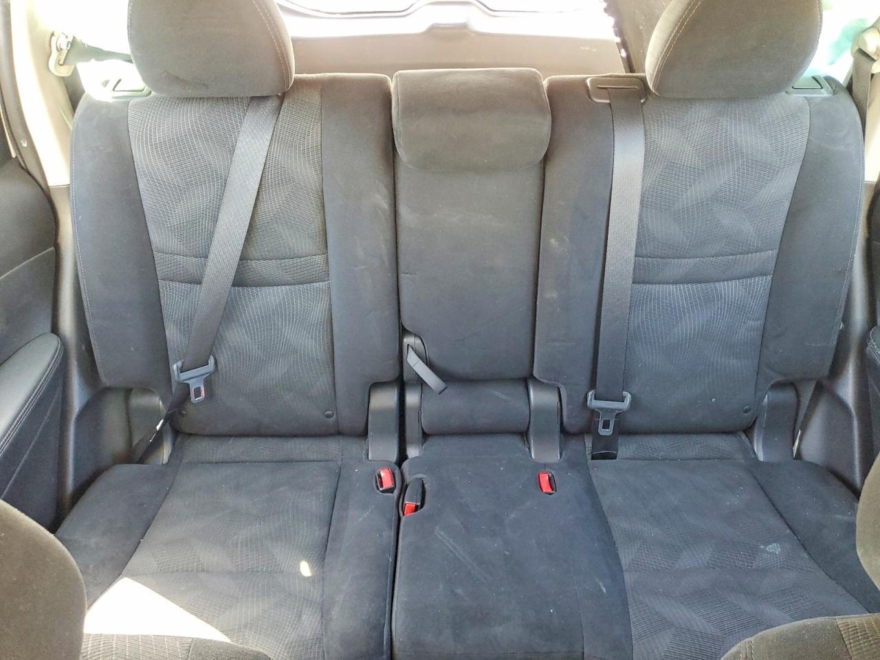 2015 Nissan Rogue S - zdjęcie 10