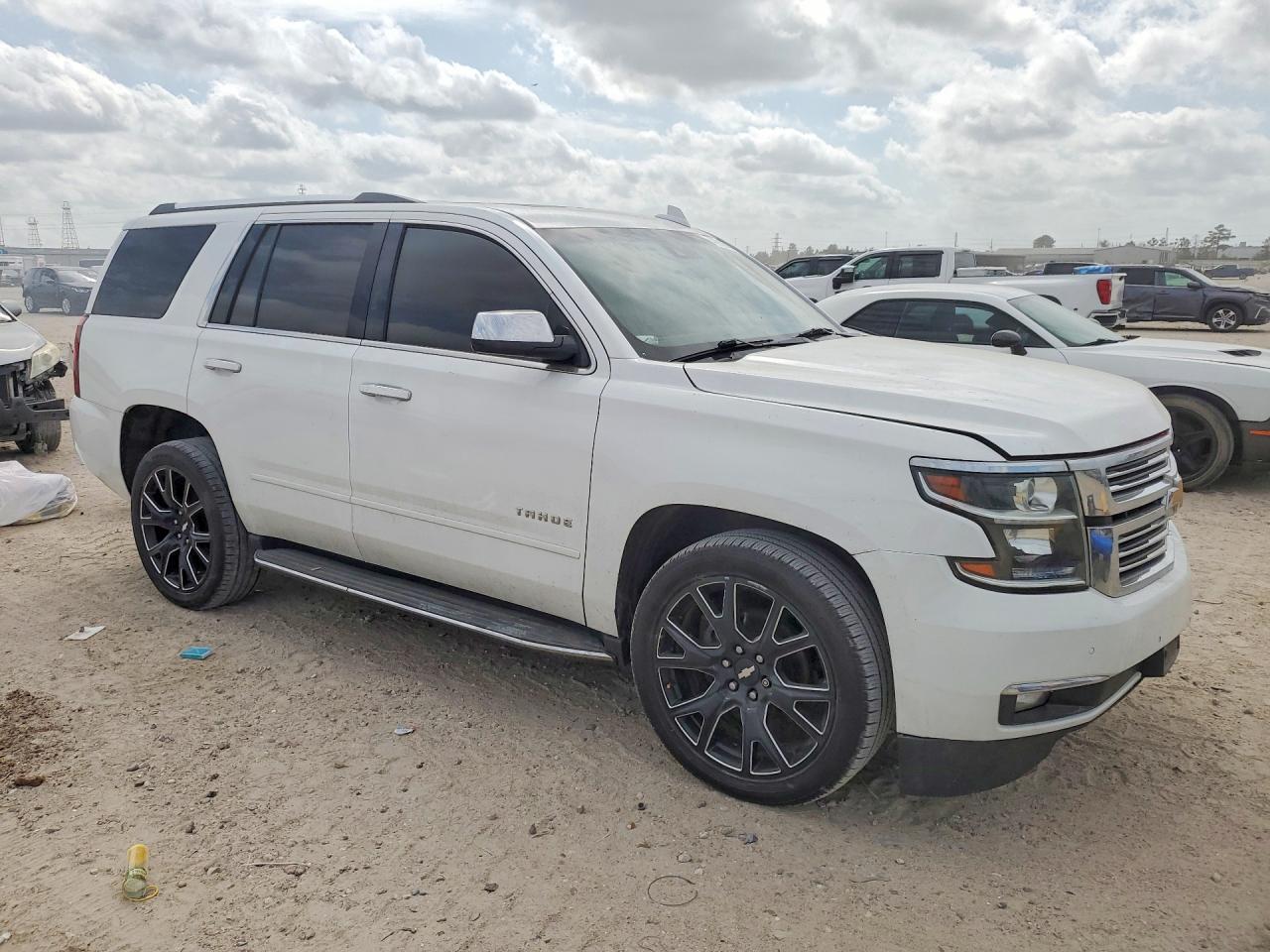 2018 Chevrolet Tahoe C1500 Premier - zdjęcie 4