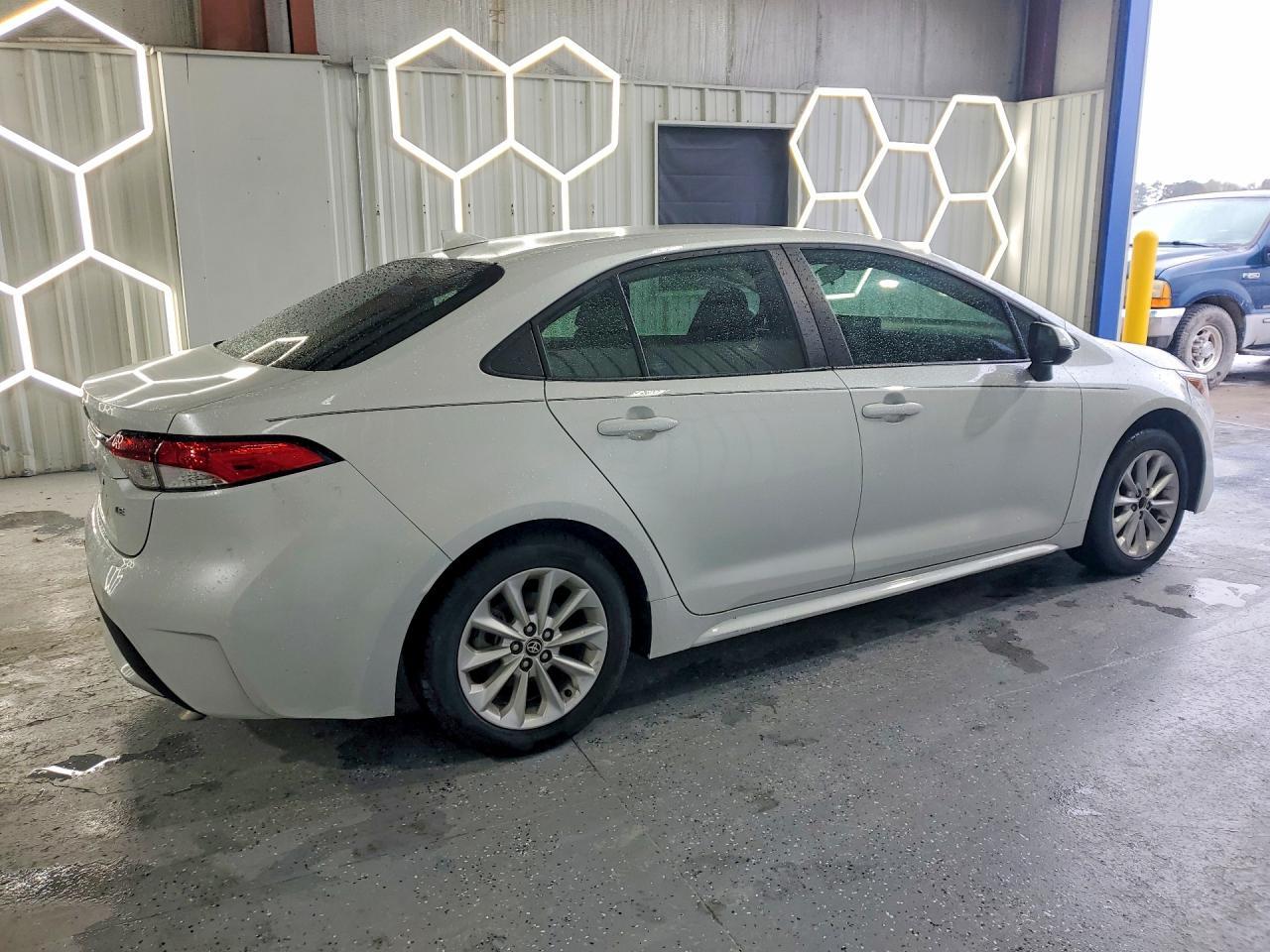 2022 Toyota Corolla Le - zdjęcie 3