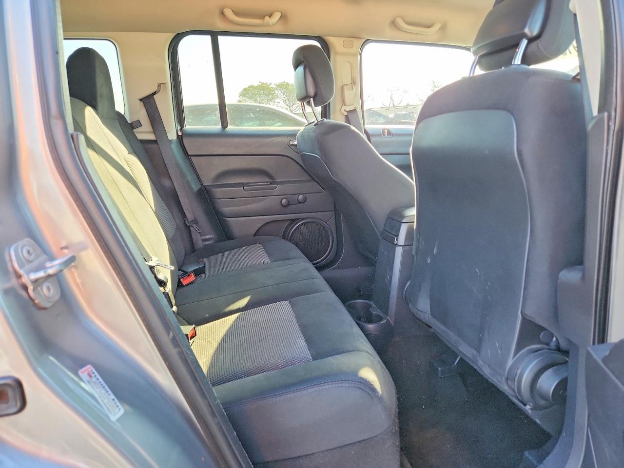 2014 Jeep Patriot Sport - zdjęcie 11