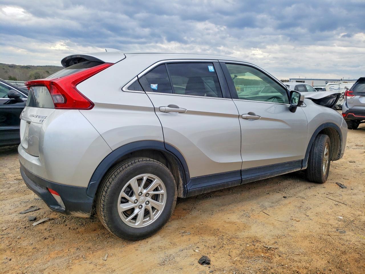 2019 Mitsubishi Eclipse Cross Es - zdjęcie 3