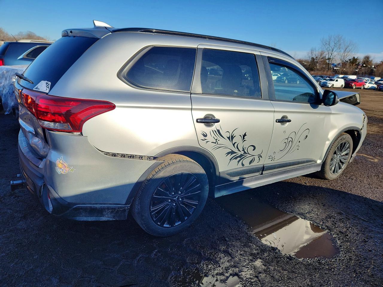 2020 Mitsubishi Outlander Se - zdjęcie 3