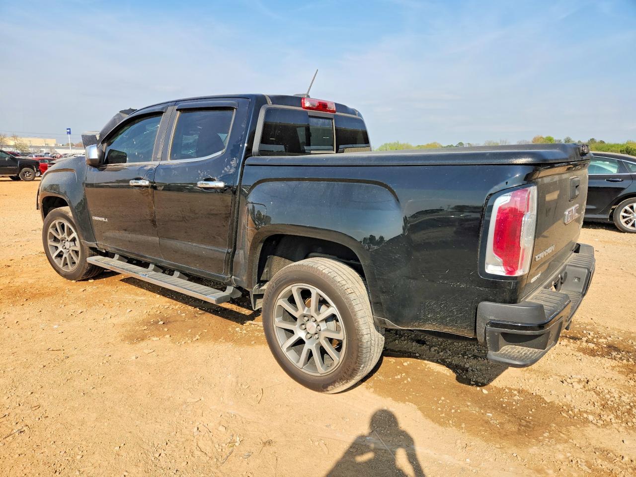 2020 GMC Canyon Denali - zdjęcie 2