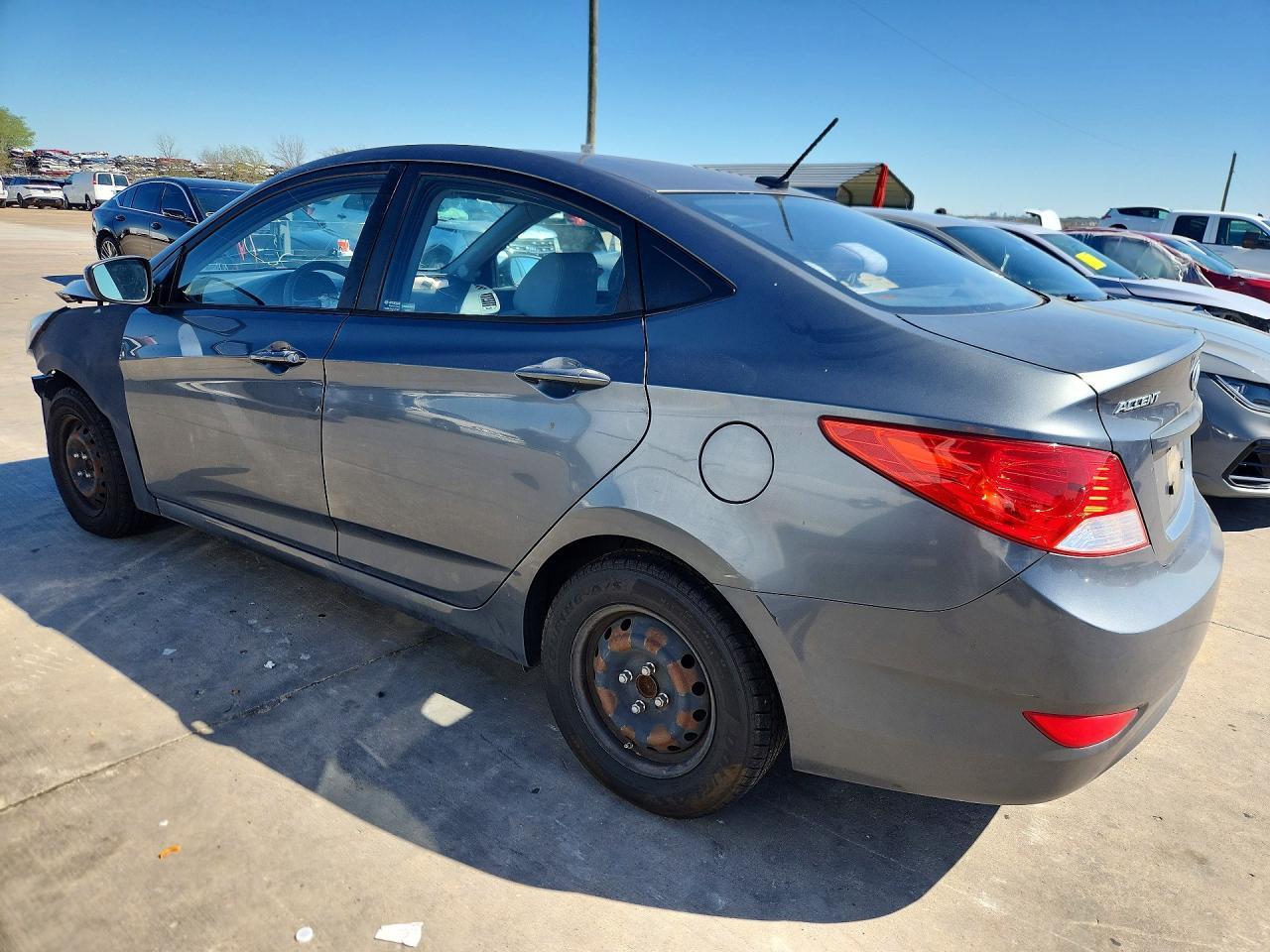 2013 Hyundai Accent Gls - zdjęcie 2