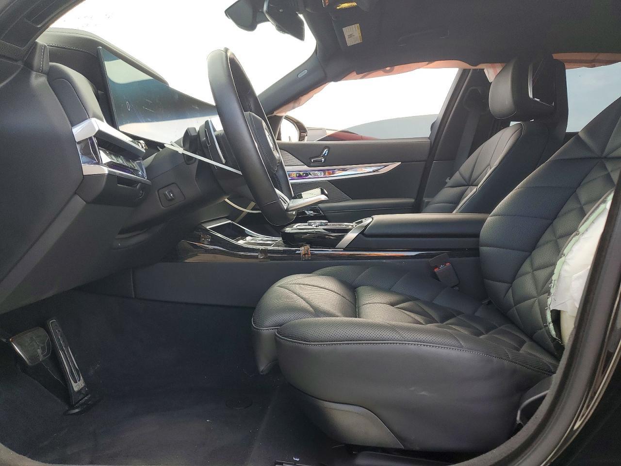 2025 BMW 740 I - zdjęcie 7