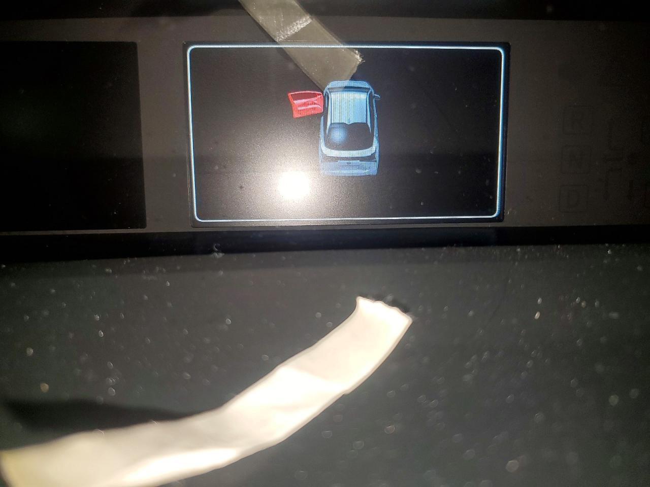 2021 Toyota Prius L Eco - zdjęcie 9