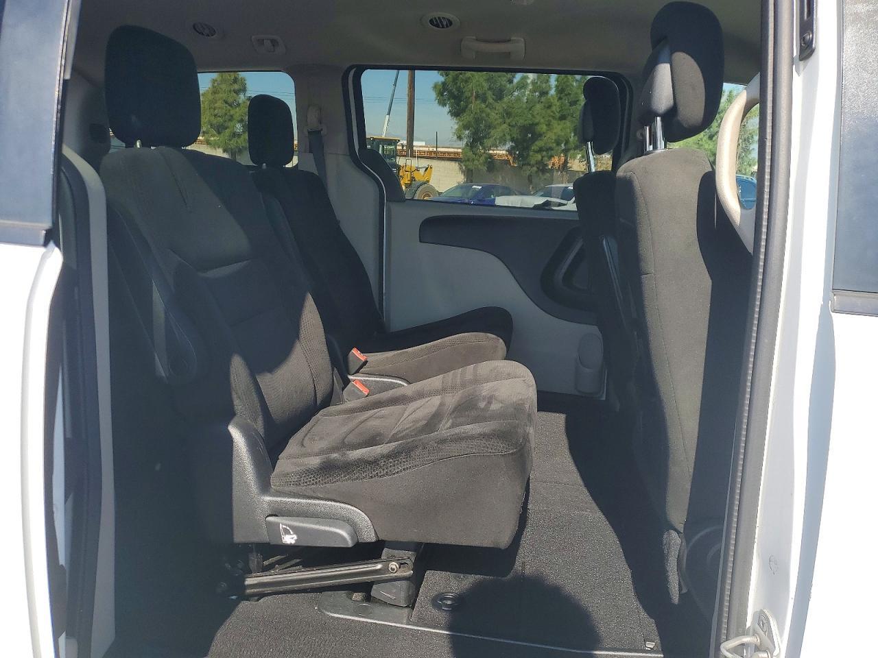 2016 Dodge Grand Caravan Se - zdjęcie 11