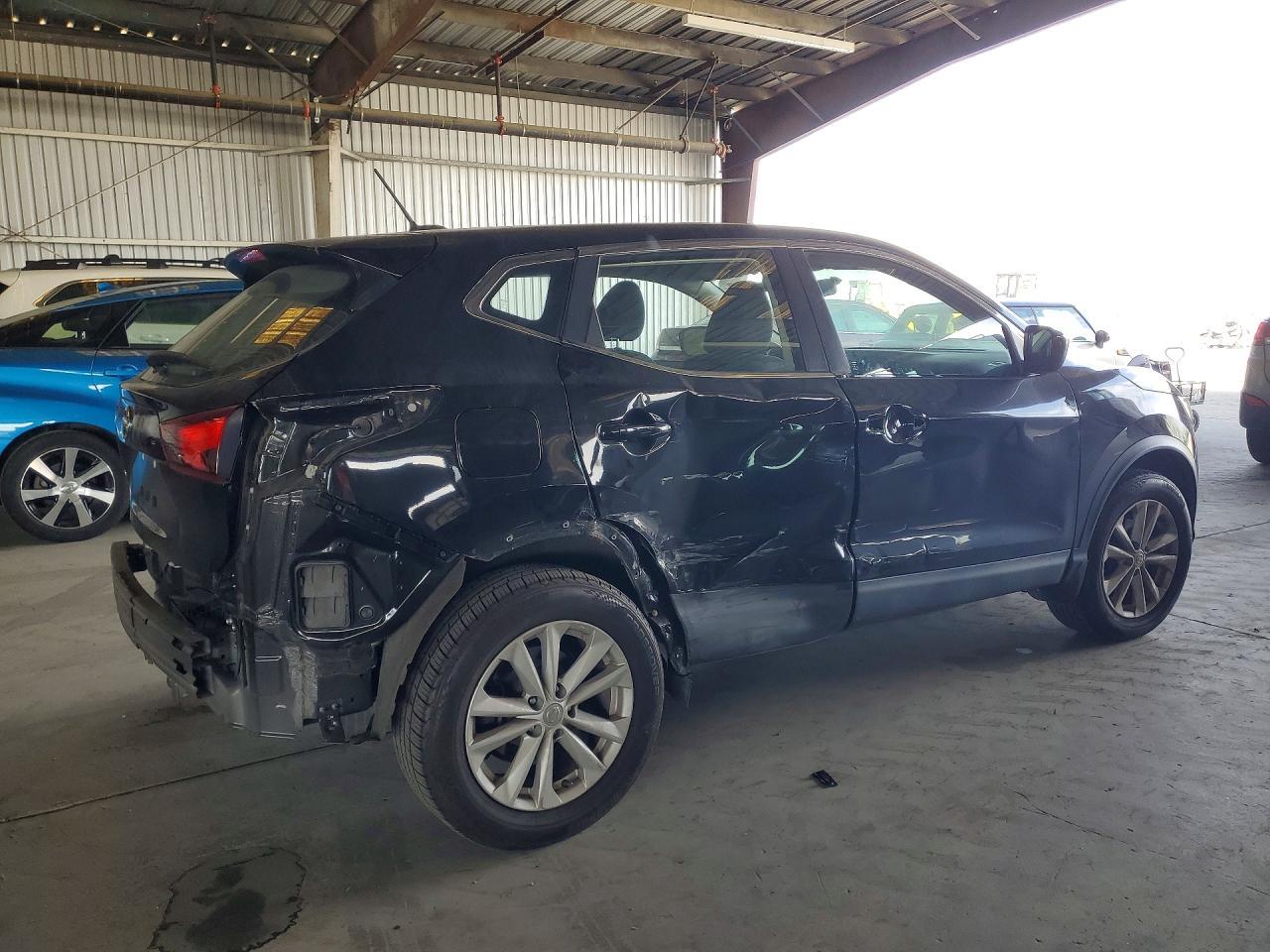 2017 Nissan Rogue Sport S - zdjęcie 3