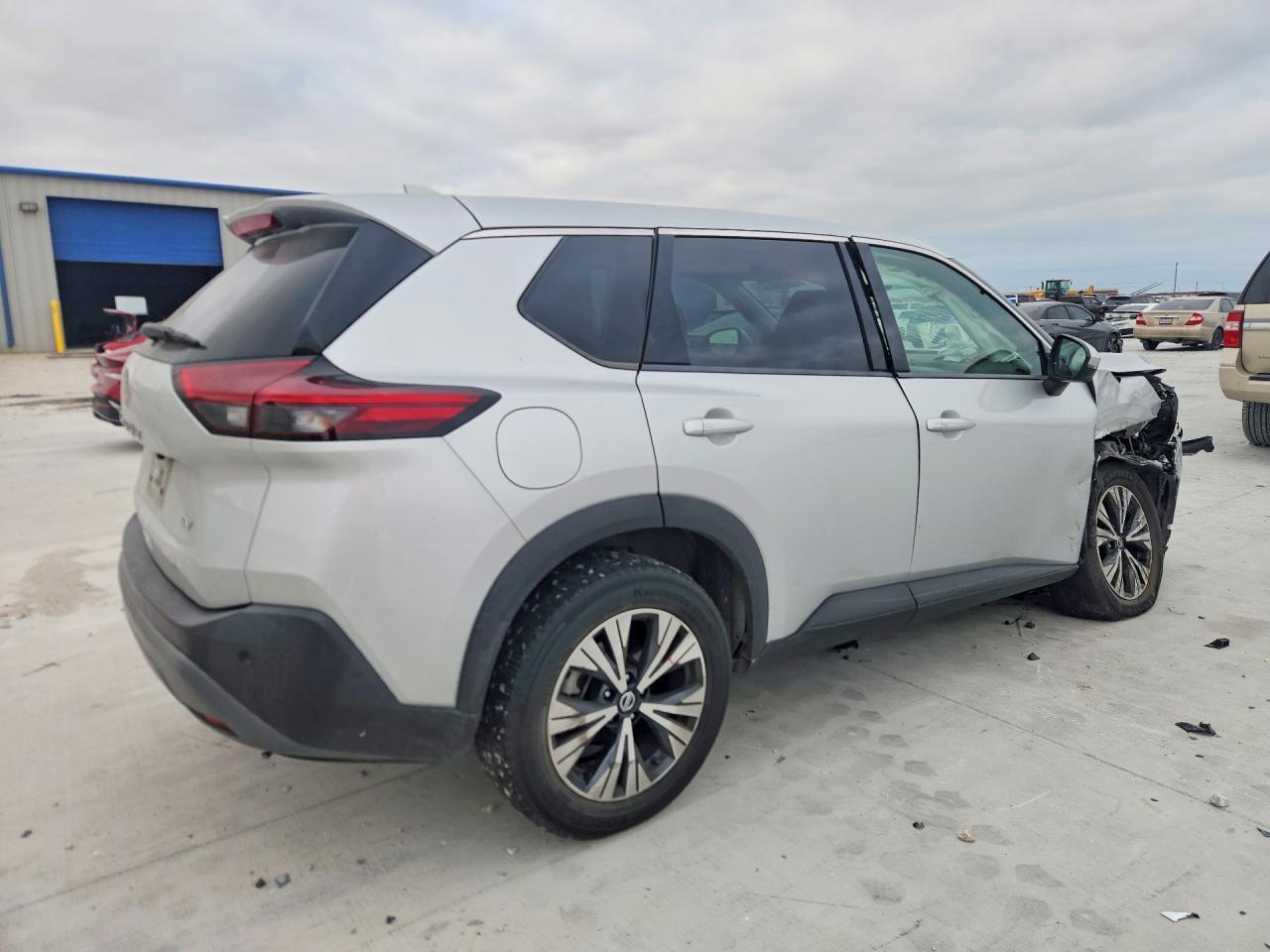 2021 Nissan Rogue Sv - zdjęcie 3