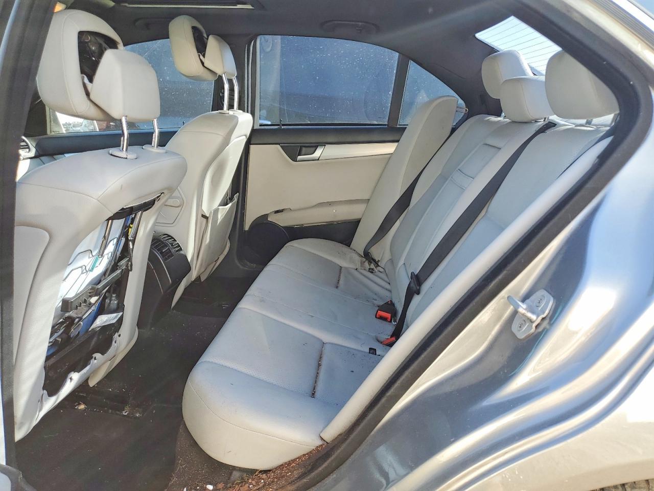 2014 Mercedes-Benz C 250 - zdjęcie 10