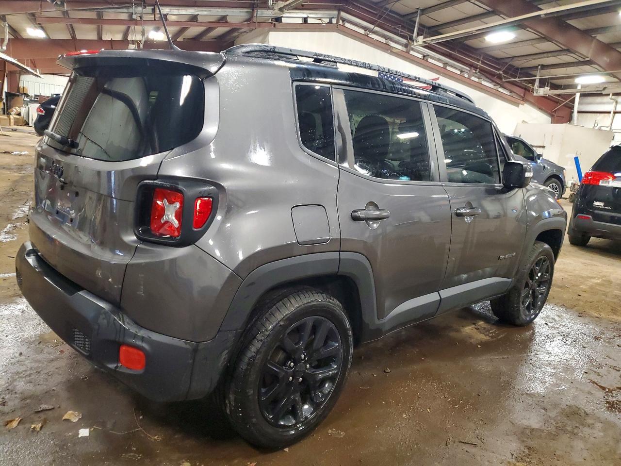 2016 Jeep Renegade Latitude - zdjęcie 3
