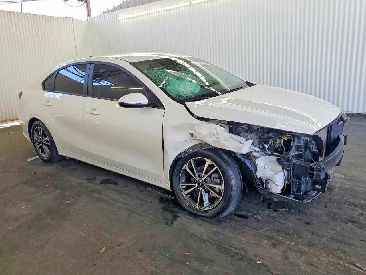 2024 Kia Forte Lxs - zdjęcie 4