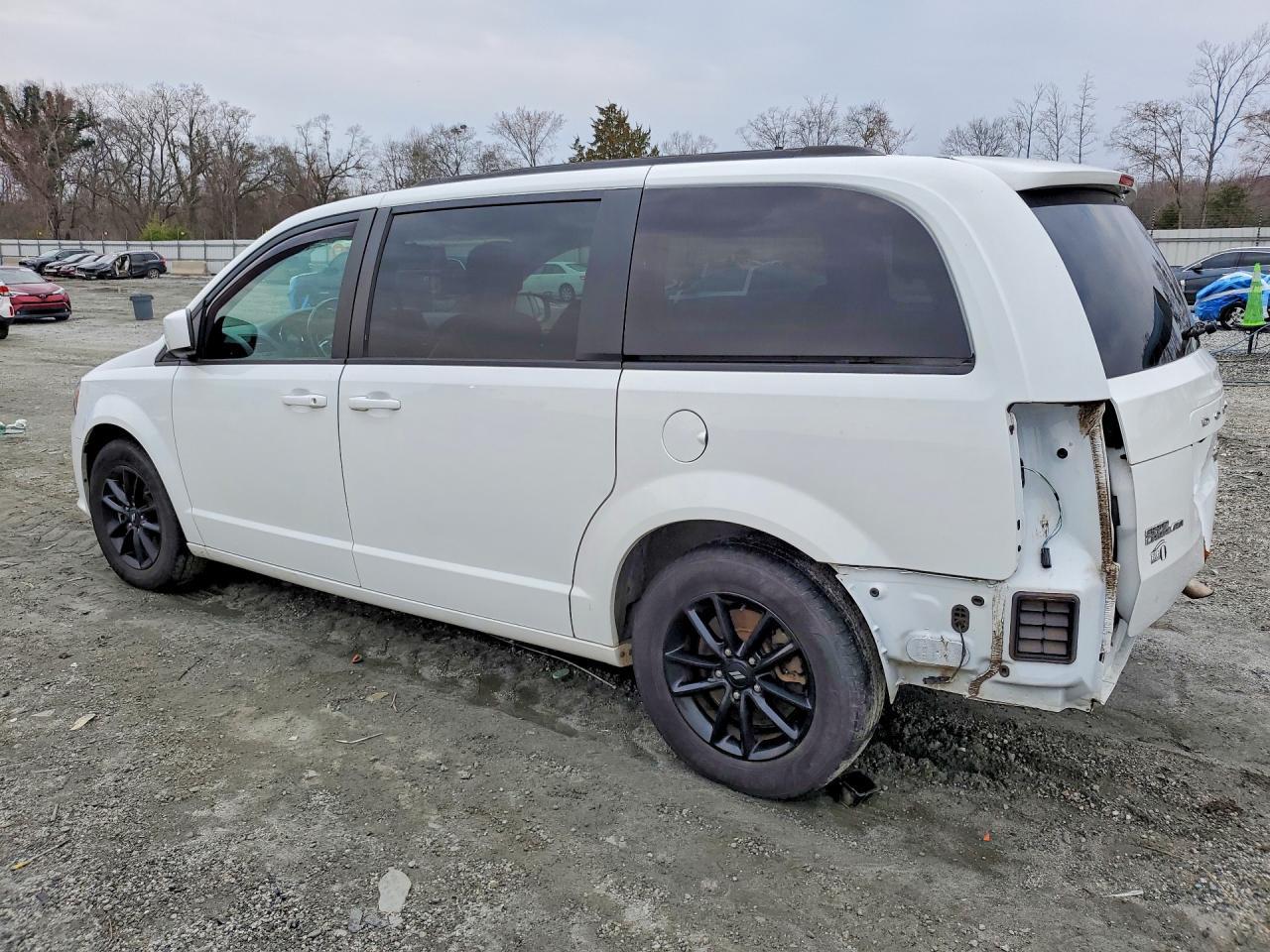 2019 Dodge Grand Caravan Gt - zdjęcie 2