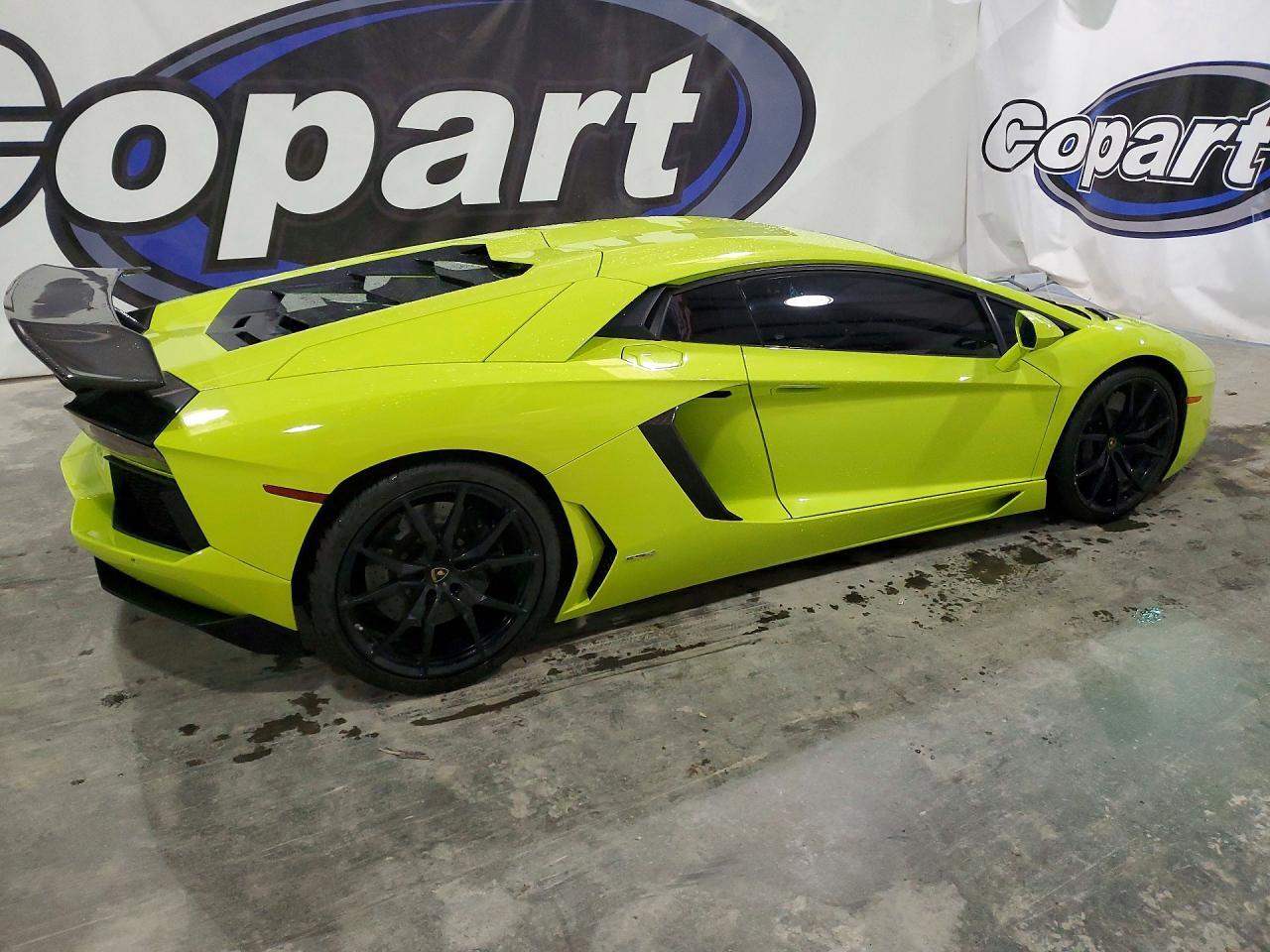 2014 Lamborghini Aventador - zdjęcie 3