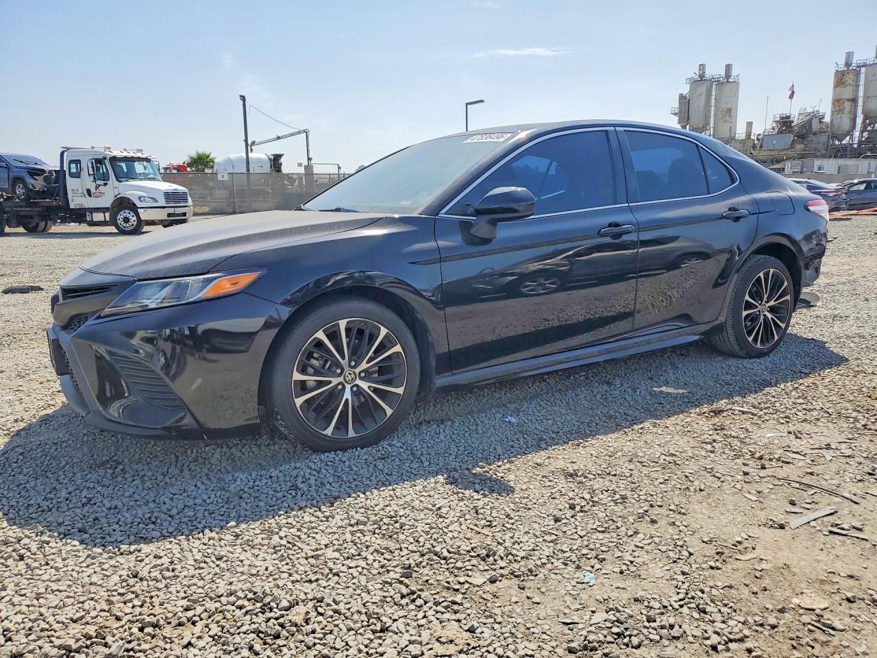 2020 Toyota Camry Se - zdjęcie główne