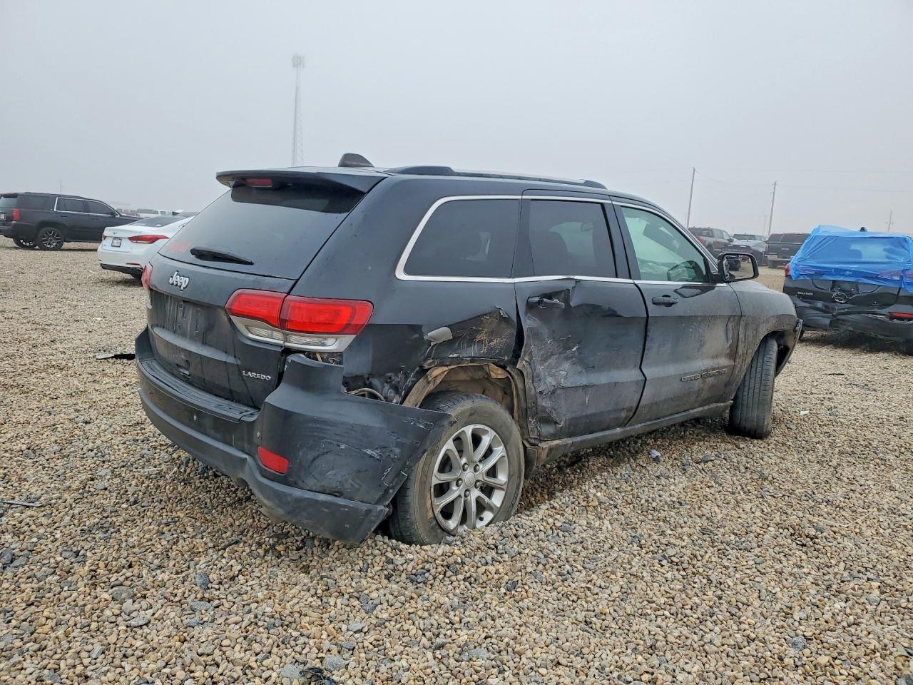 2021 Jeep Grand Cherokee Laredo - zdjęcie 3