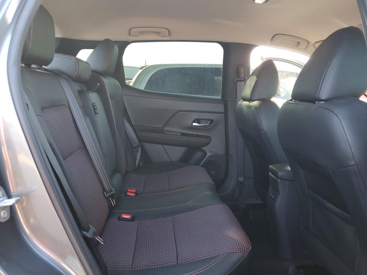 2025 Nissan Kicks Sr - zdjęcie 10