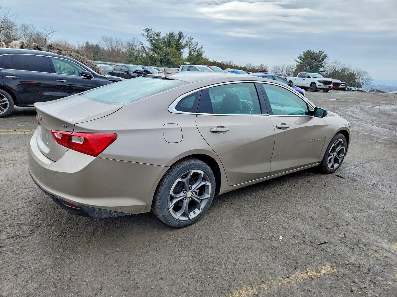 2023 Chevrolet Malibu Lt - zdjęcie 3
