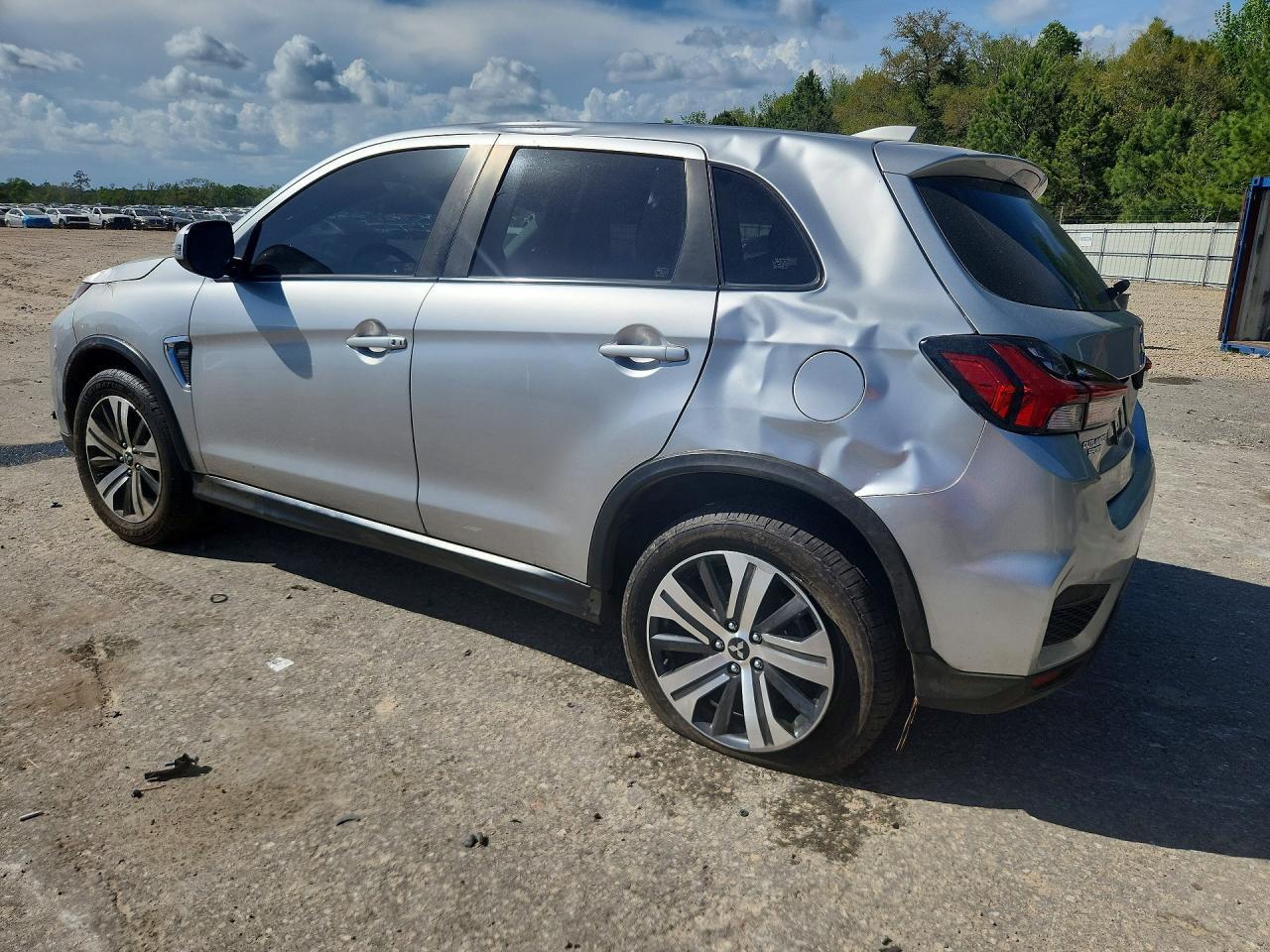 2021 Mitsubishi Outlander Sport Es - zdjęcie 2