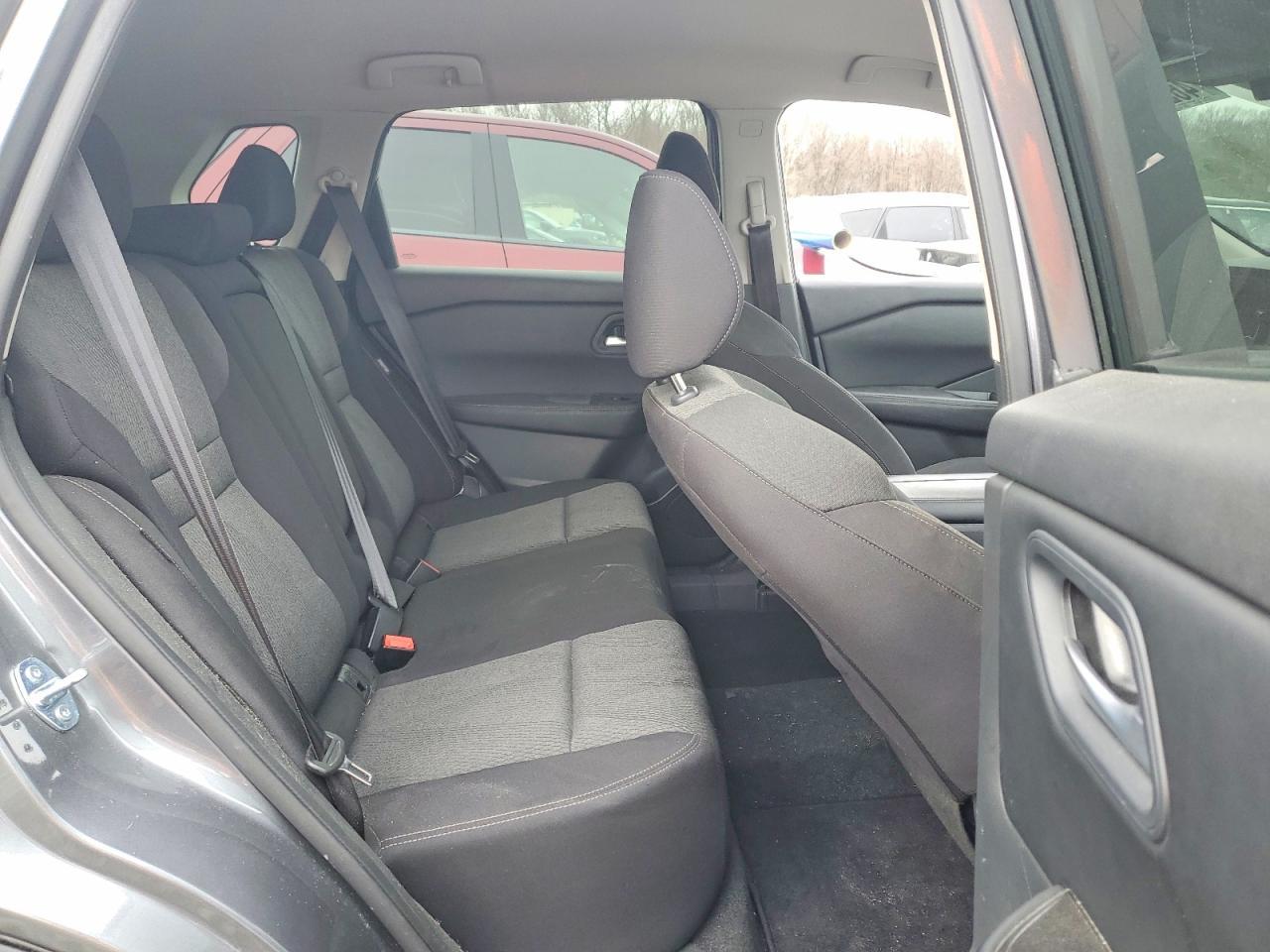 2025 Nissan Rogue Sv - zdjęcie 11