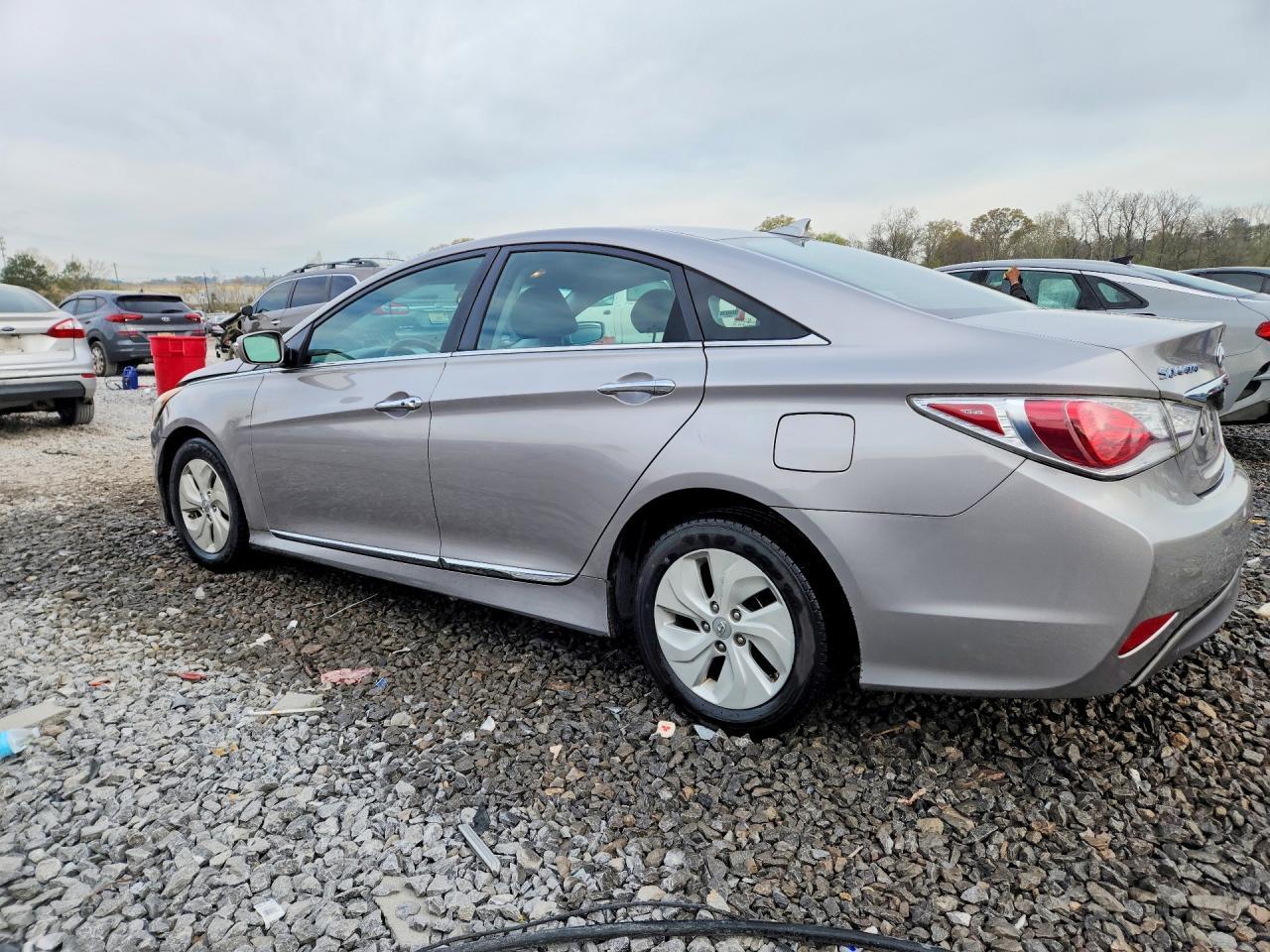 2013 Hyundai Sonata Hybrid Base - zdjęcie 2