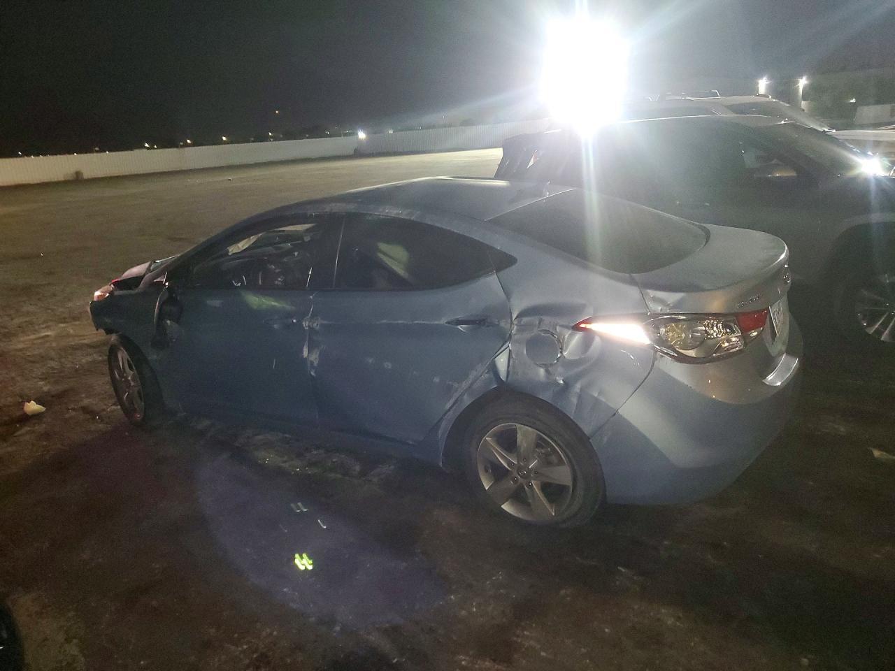 2013 Hyundai Elantra Gls - zdjęcie 2