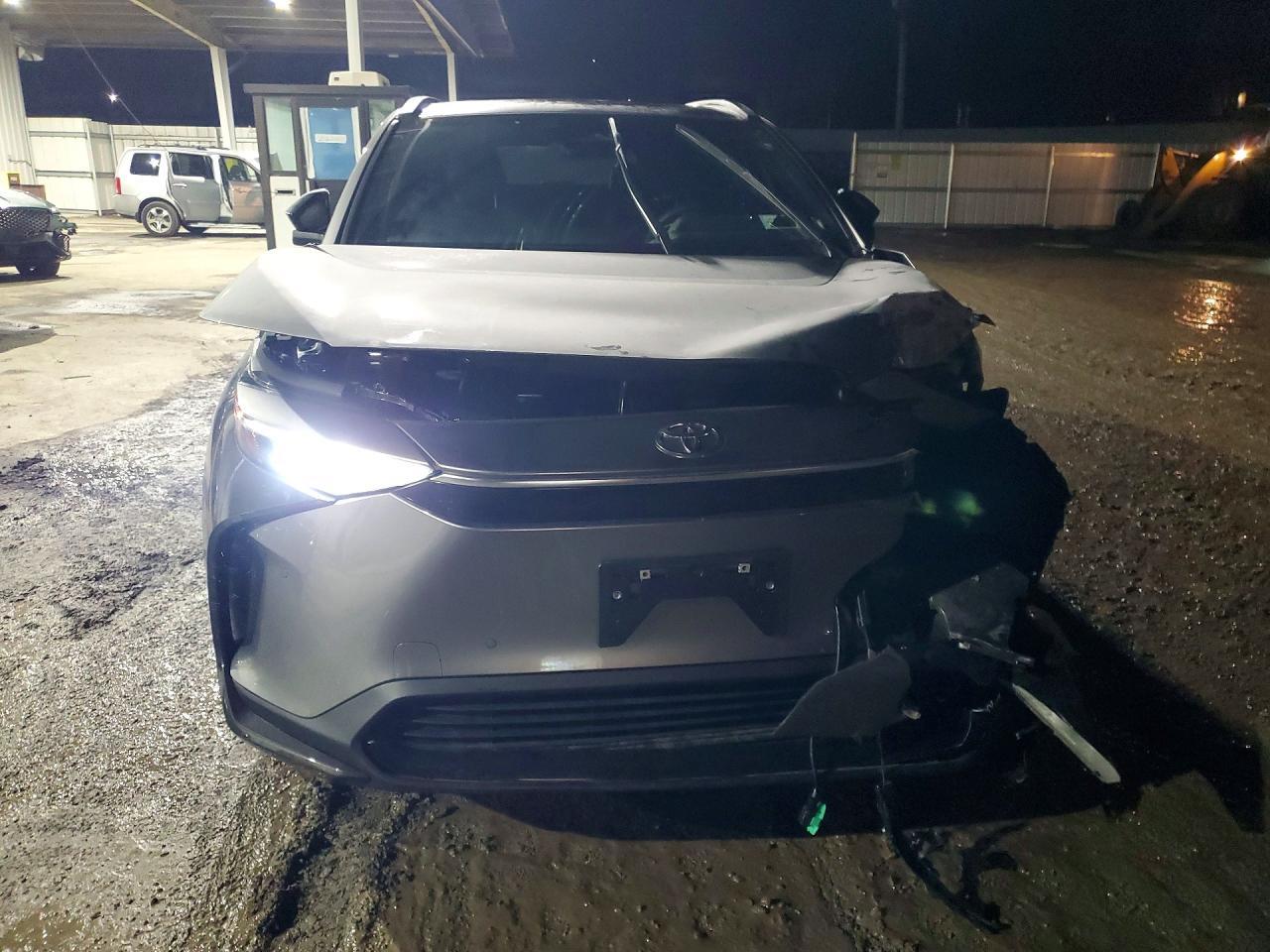 2025 Toyota Bz4X Xle - zdjęcie 5