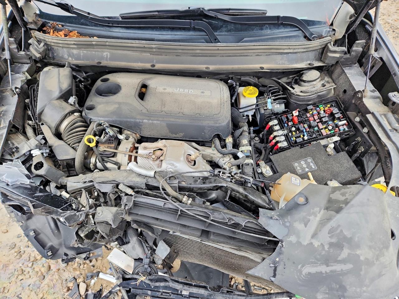 2021 Jeep Cherokee Latitude Lux - zdjęcie 11