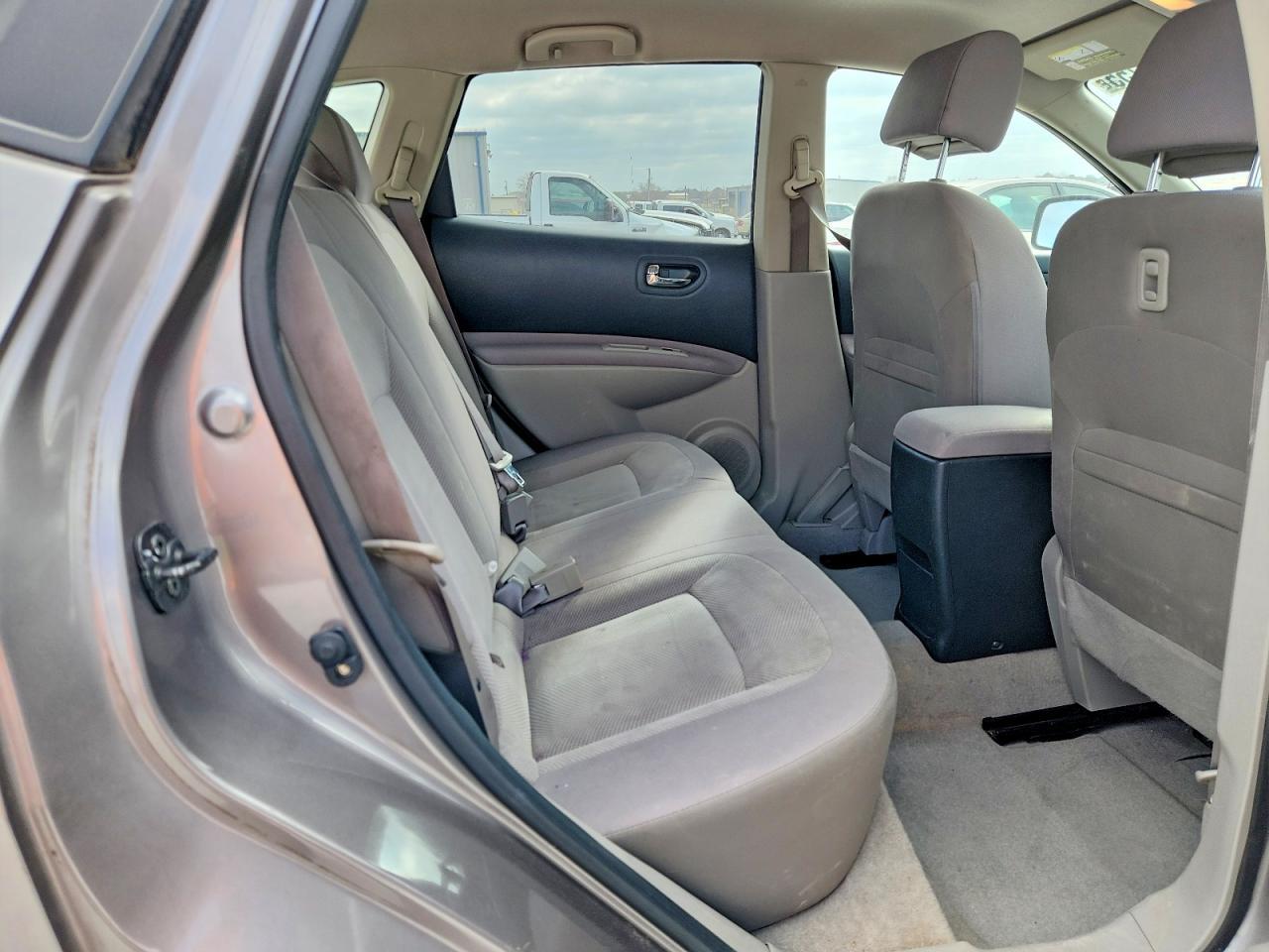 2013 Nissan Rogue S - zdjęcie 11