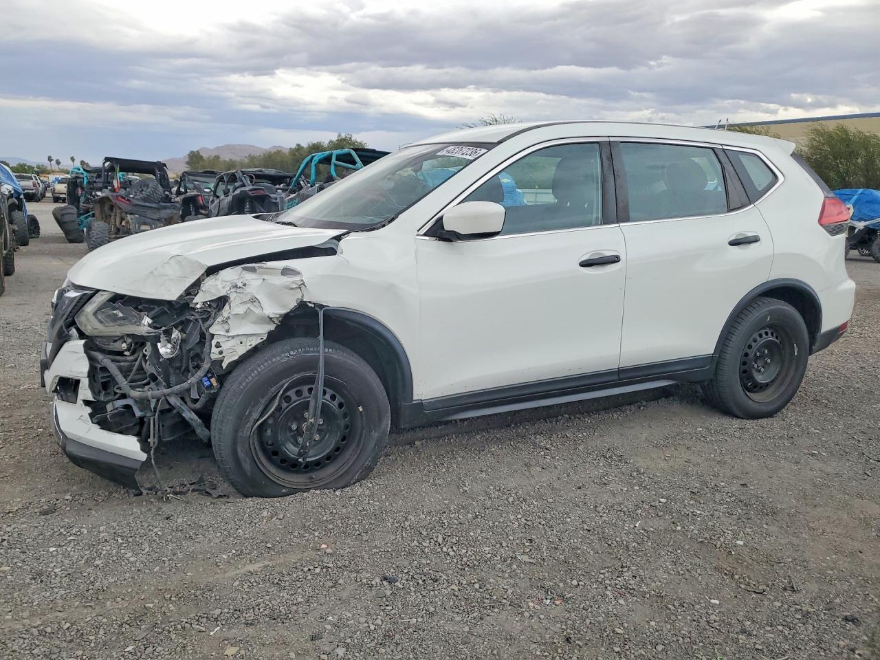 2017 Nissan Rogue S - zdjęcie główne