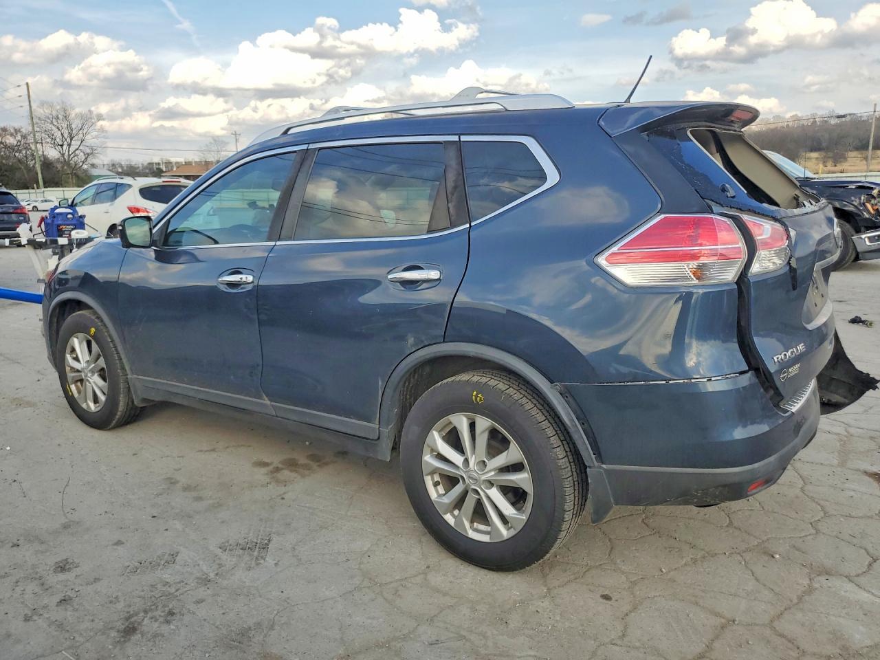 2016 Nissan Rogue Sv - zdjęcie 2