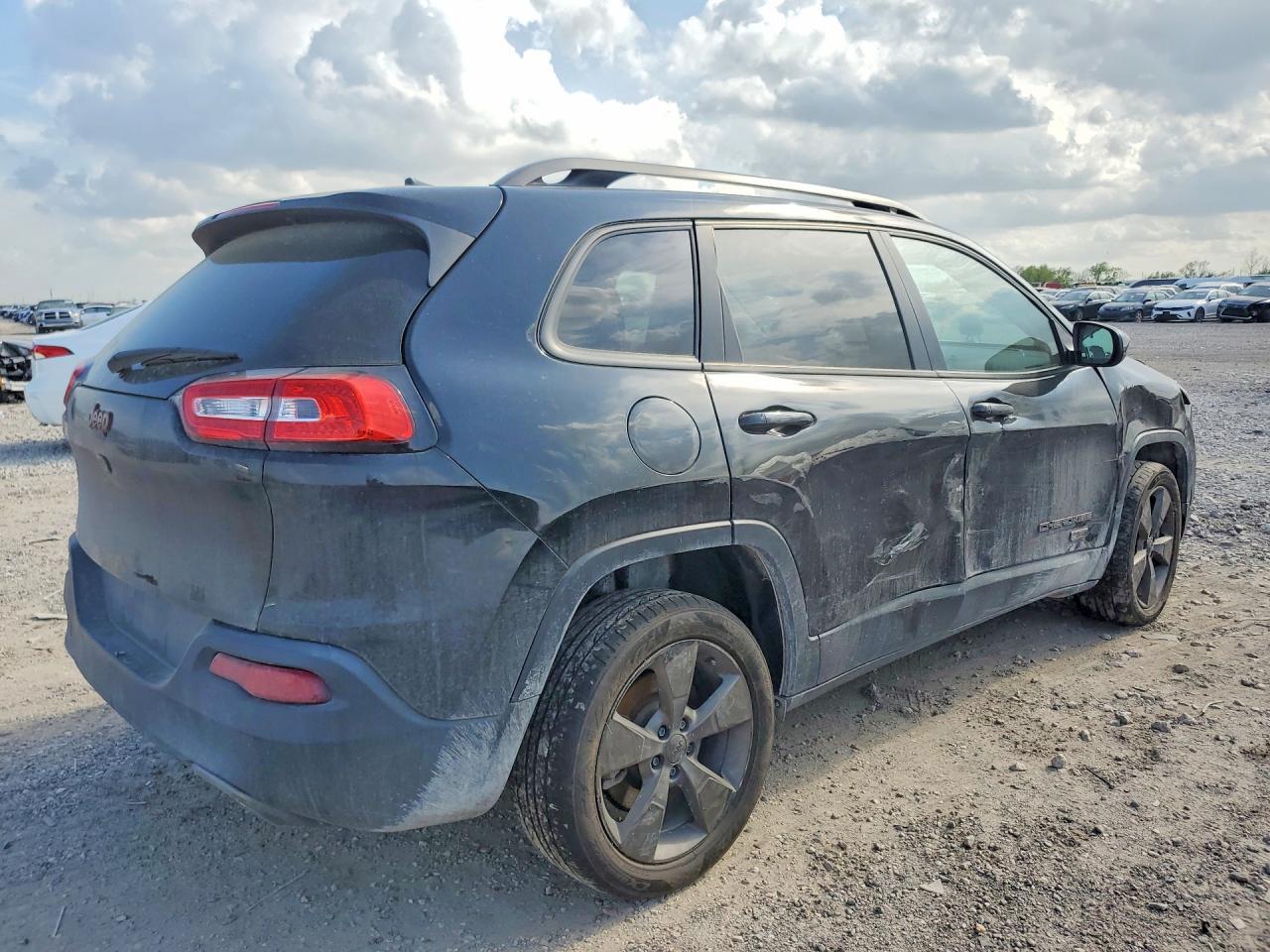 2017 Jeep Cherokee Latitude - zdjęcie 3