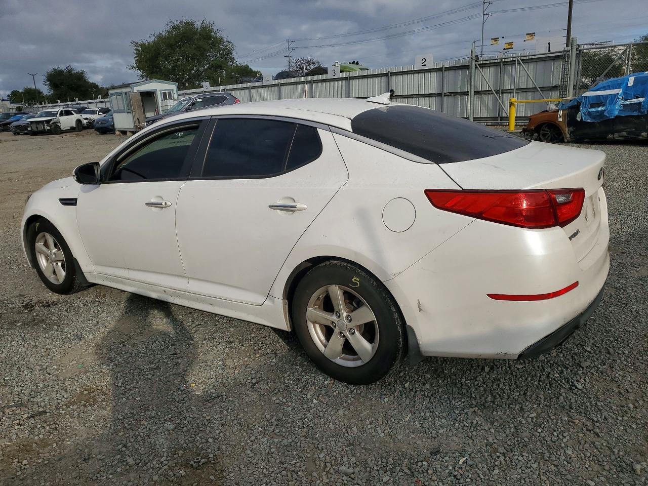 2015 Kia Optima Lx - zdjęcie 2