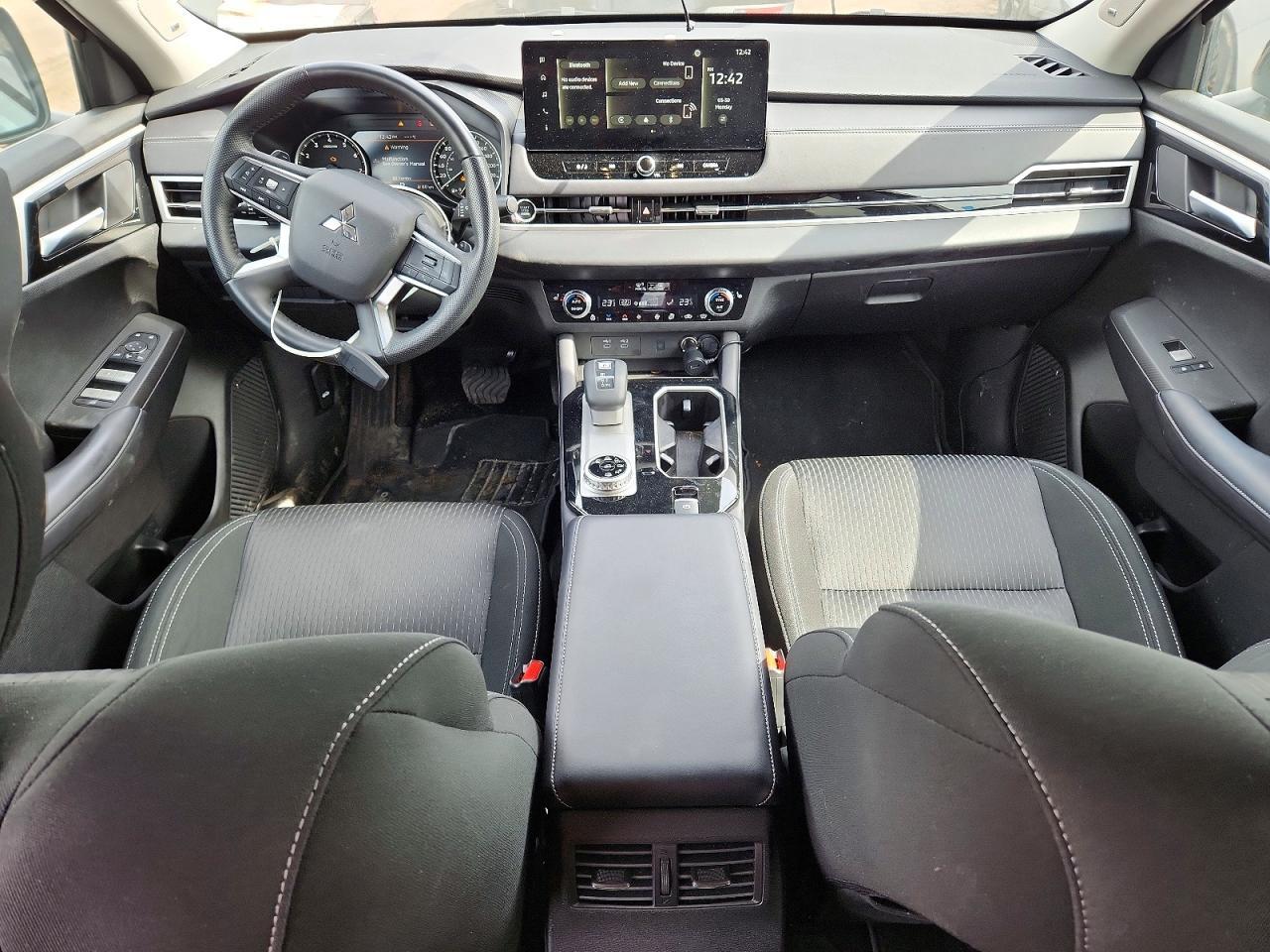 2025 Mitsubishi Outlander Se - zdjęcie 8