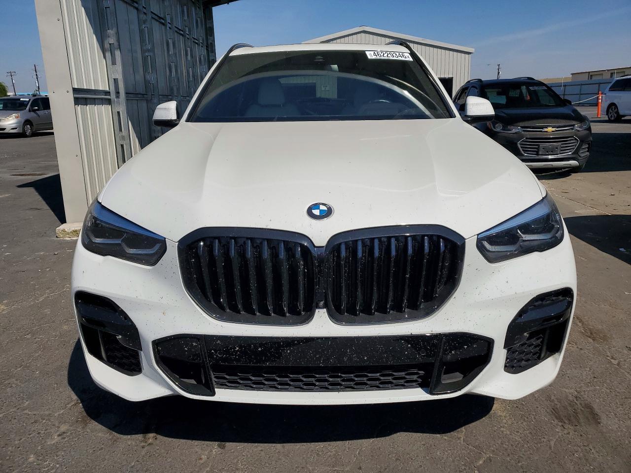 2023 BMW X5 xDrive40I - zdjęcie 5