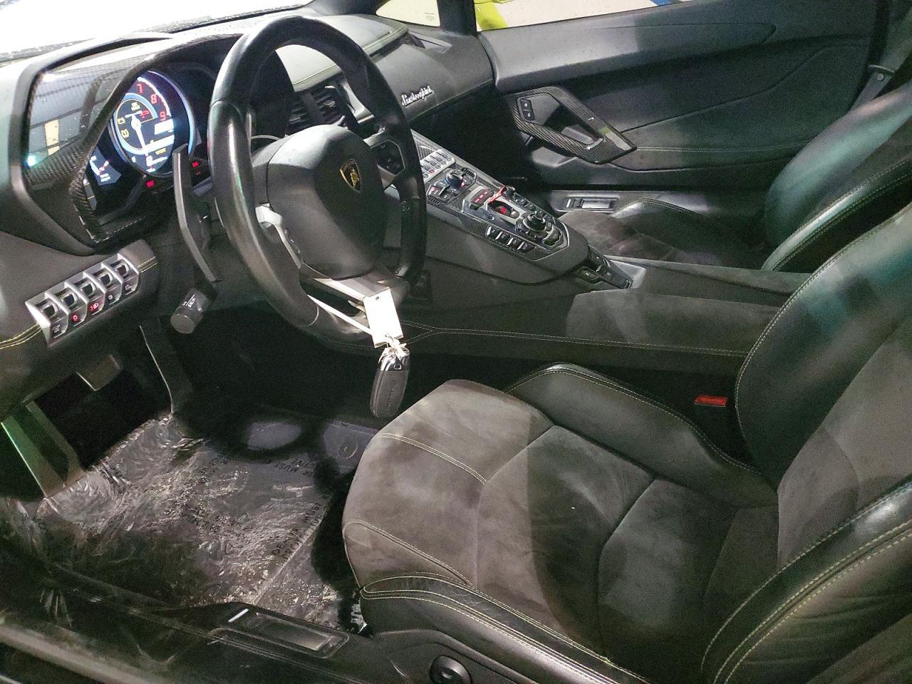 2014 Lamborghini Aventador - zdjęcie 7