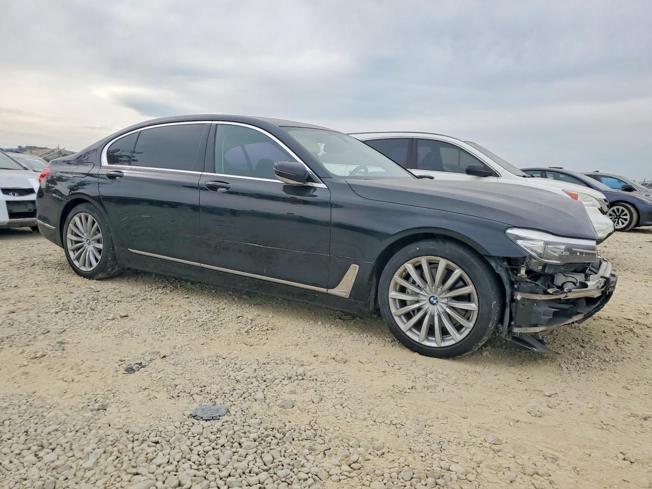 2016 BMW 740 I - zdjęcie 4