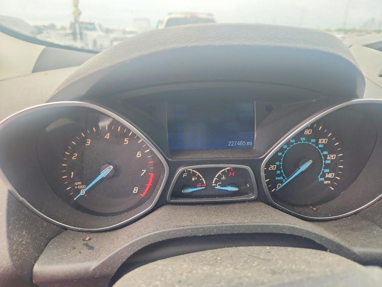 2014 Ford Escape S - zdjęcie 9