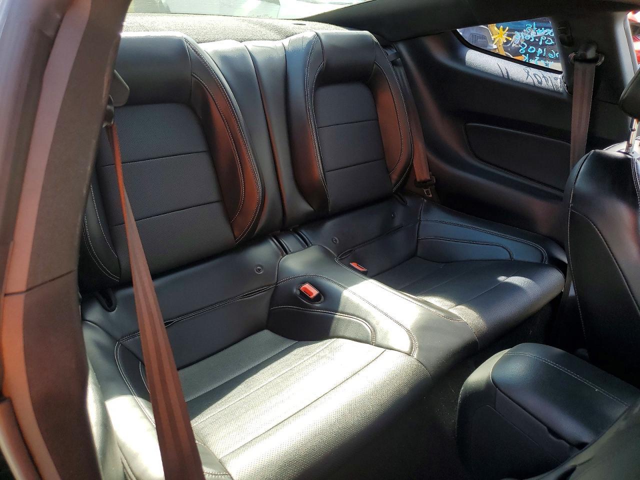 2019 Ford Mustang - zdjęcie 10