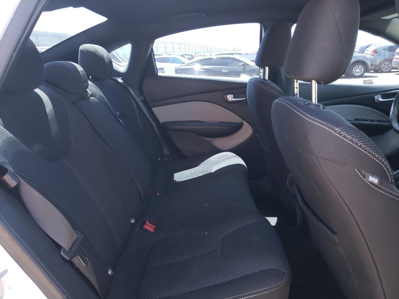 2015 Dodge Dart Sxt - zdjęcie 10