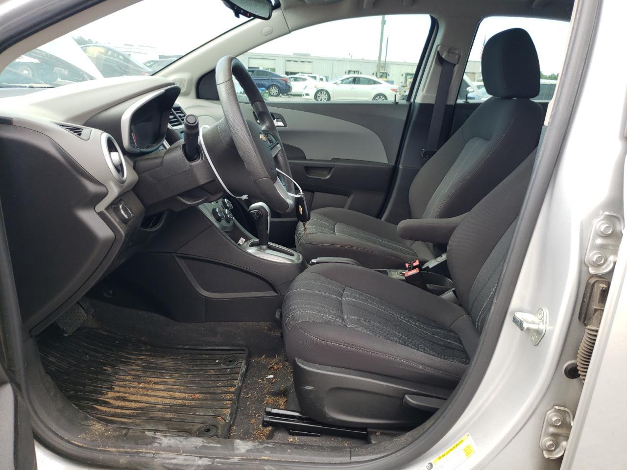 2020 Chevrolet Sonic Lt - zdjęcie 7