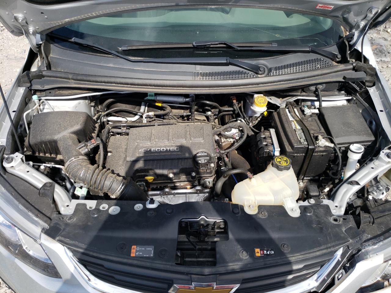 2020 Chevrolet Sonic Lt - zdjęcie 12